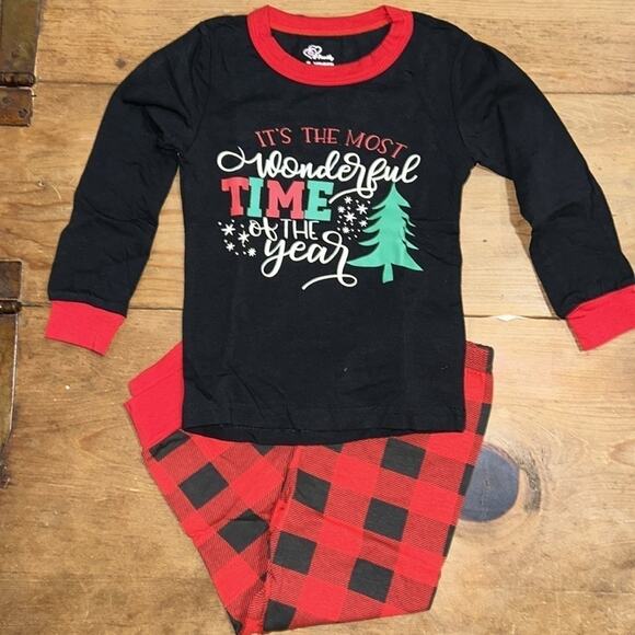 Kids Holiday Pajama Set - Picture 4 of 9